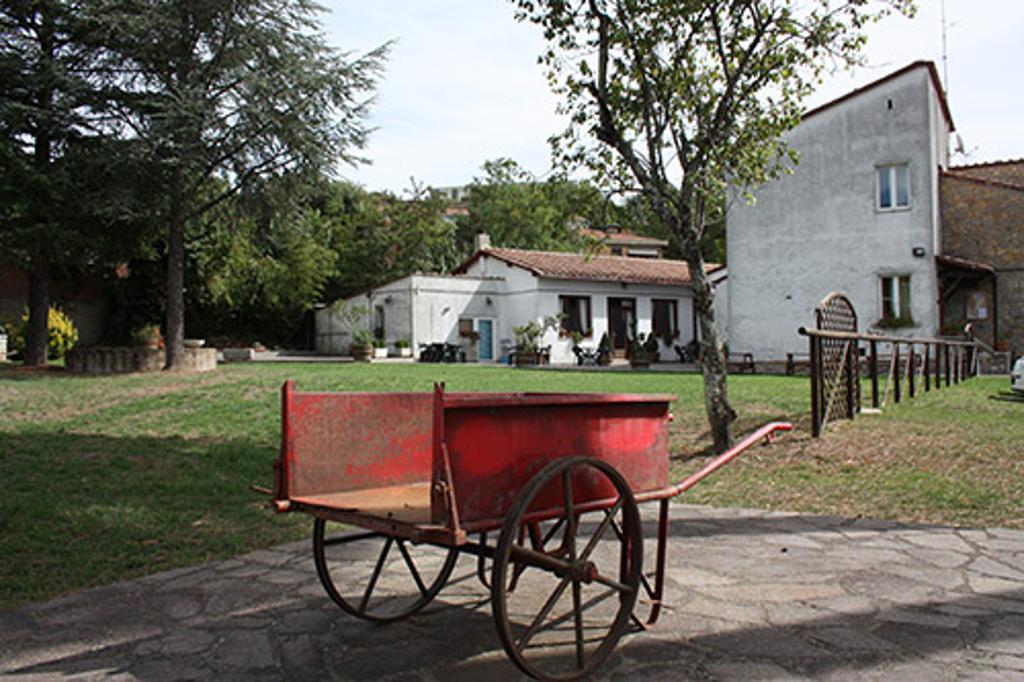 La Palazzina Hotel Chiusdino Bagian luar foto