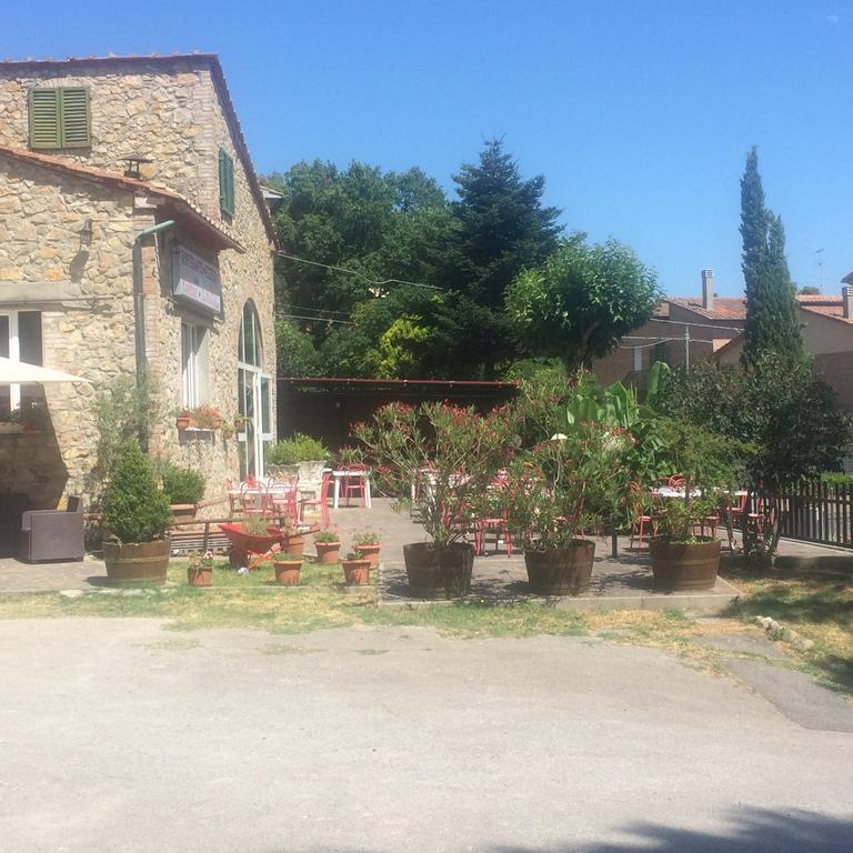 La Palazzina Hotel Chiusdino Bagian luar foto